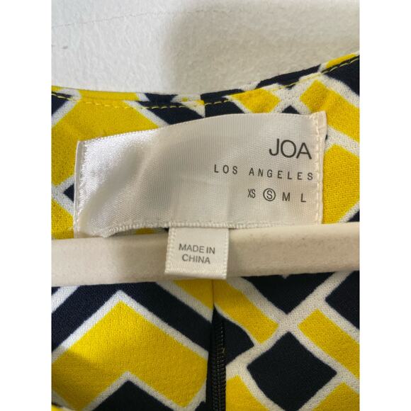JOA Los Angeles Yellow and Navy Sleveless Top Sz S - Picture 2 of 3